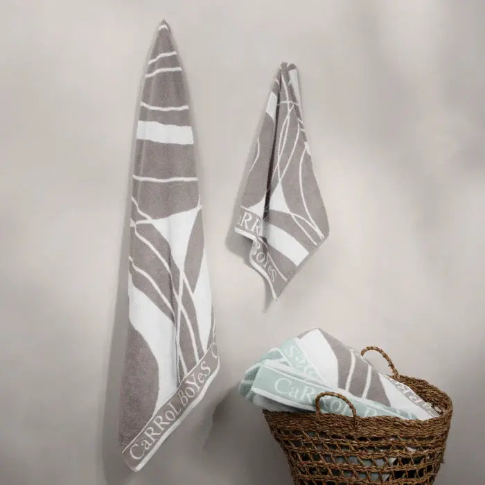 HAND TOWEL oasis silver CaRRoL BoYeS