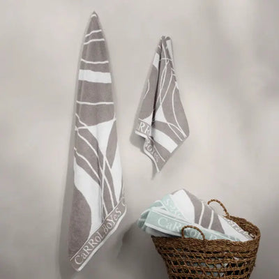 HAND TOWEL oasis silver CaRRoL BoYeS